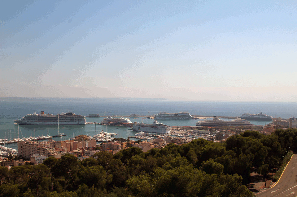 Puerto de Palma de Mallorca. Cruceros